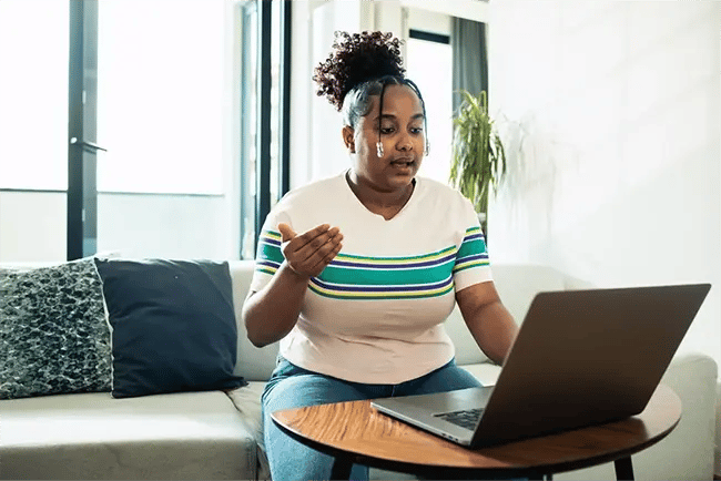 woman  explaining something on a call 